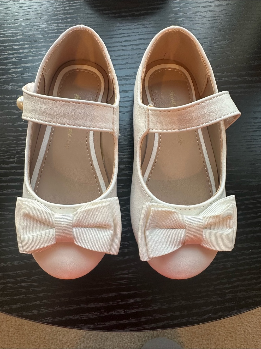 Funky Monkey Toddler Size 8 Girls White Bow Mary Jane Shoes